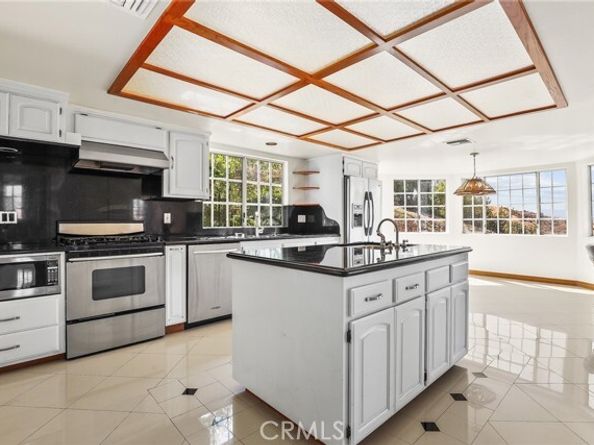 9658 Wheatland Avenue, Sunland (los Angeles) CA 91040