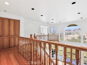 9658 Wheatland Avenue, Sunland (los Angeles) CA 91040