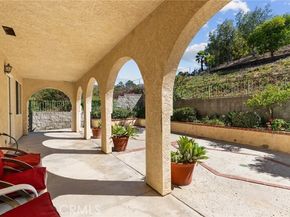 9658 Wheatland Avenue, Sunland (los Angeles) CA 91040