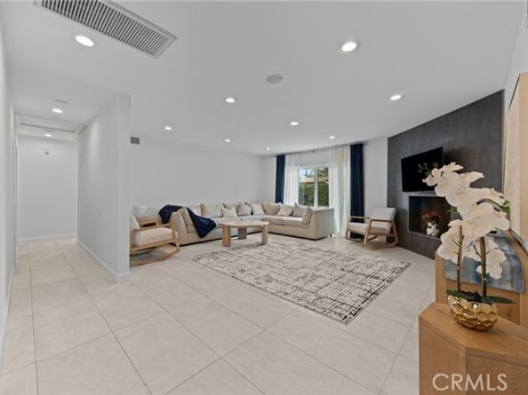 7844 Allott Avenue, Panorama City (los Angeles) CA 91402