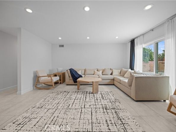 7844 Allott Avenue, Panorama City (los Angeles) CA 91402