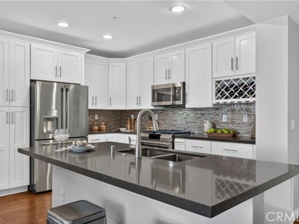 111 S De Lacey 306, Pasadena CA 91105