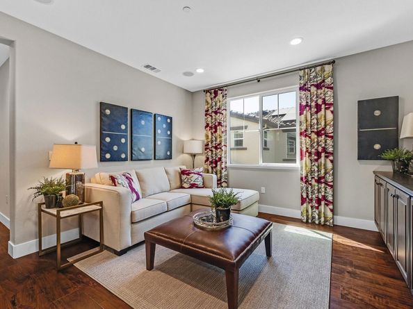 883 Barney Com, Livermore CA 94551