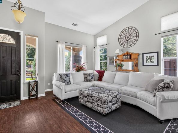 9003 Elk Dr, Clayton CA 94517