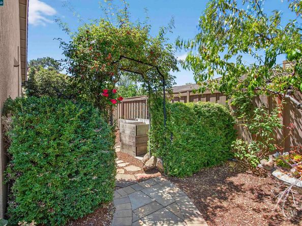 9003 Elk Dr, Clayton CA 94517