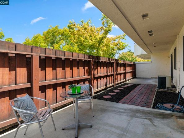 5050 Valley Crest Dr 63, Concord CA 94521