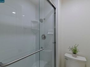 5050 Valley Crest Dr 63, Concord CA 94521