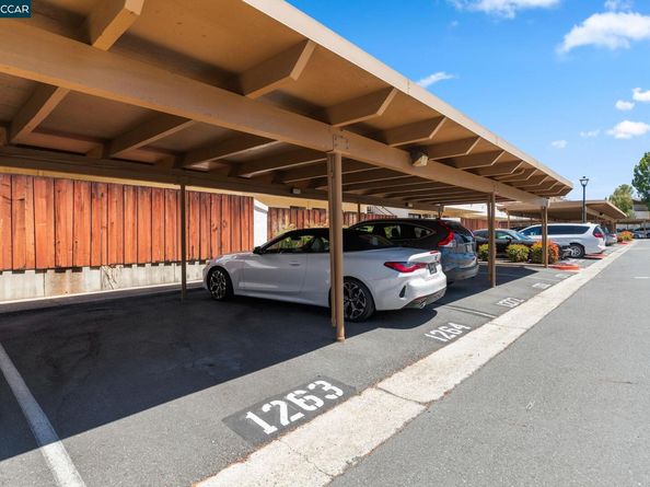 5050 Valley Crest Dr 63, Concord CA 94521