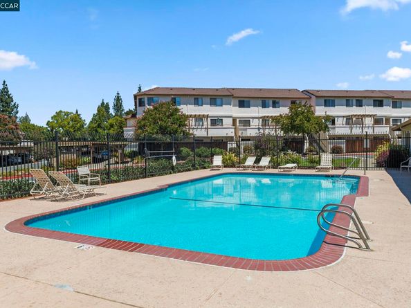 5050 Valley Crest Dr 63, Concord CA 94521