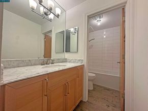 401 Monte Vista Ave 103, Oakland CA 94611