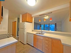 401 Monte Vista Ave 103, Oakland CA 94611