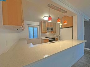401 Monte Vista Ave 103, Oakland CA 94611