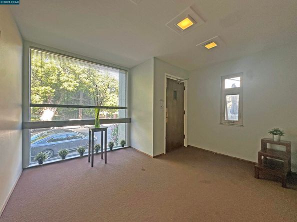 401 Monte Vista Ave 103, Oakland CA 94611