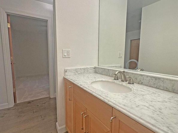401 Monte Vista Ave 103, Oakland CA 94611