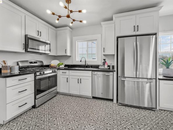 10501 Longfellow Ave, Oakland CA 94603