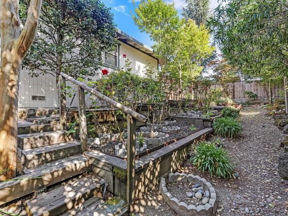 2207 Dexter Ct., Hayward CA 94541