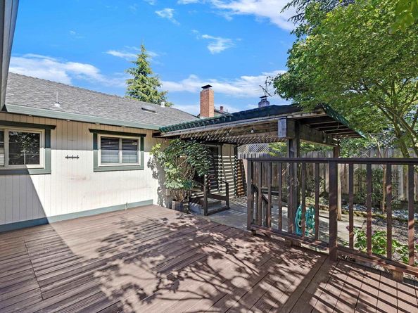 2207 Dexter Ct., Hayward CA 94541