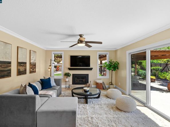 2 Rialto Dr, Clayton CA 94517