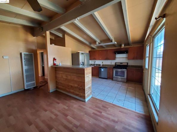 27828 Mandarin Ave, Hayward CA 94544