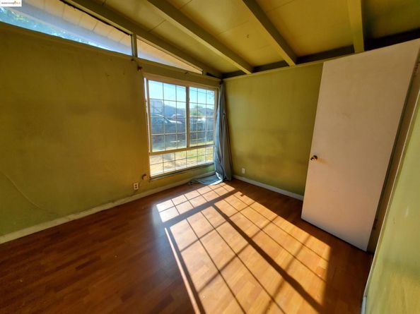 27828 Mandarin Ave, Hayward CA 94544