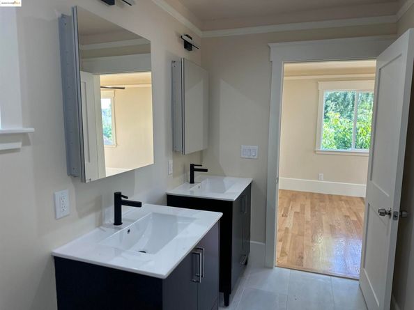 1025 56th Street, Oakland CA 94608