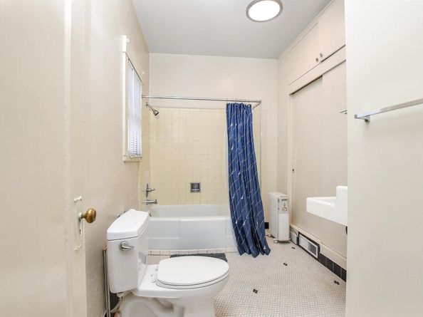 254 Perkins St., Oakland CA 94610