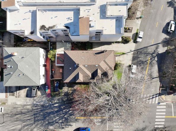 254 Perkins St., Oakland CA 94610