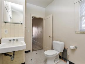 254 Perkins St., Oakland CA 94610