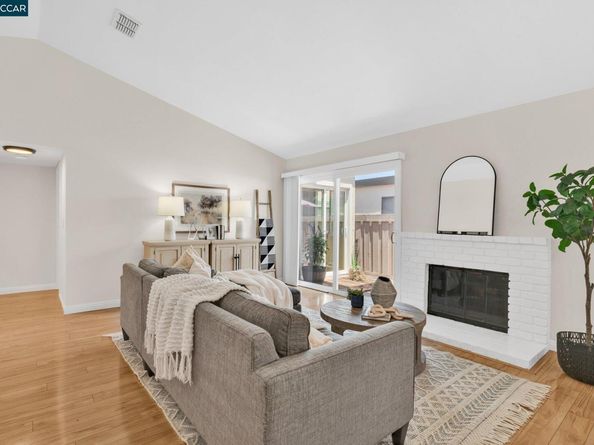 7 Clark Creek Circle, Clayton CA 94517