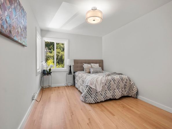 6537 Aitken Dr, Oakland CA 94611