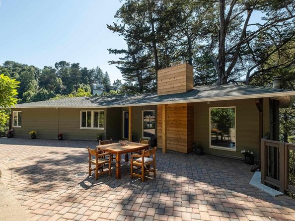 6537 Aitken Dr, Oakland CA 94611