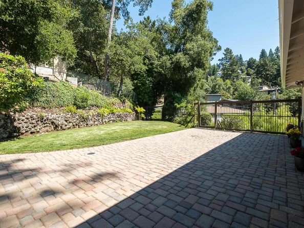 6537 Aitken Dr, Oakland CA 94611