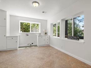 6537 Aitken Dr, Oakland CA 94611