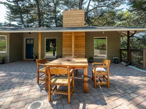 6537 Aitken Dr, Oakland CA 94611