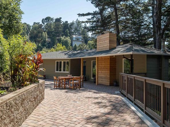 6537 Aitken Dr, Oakland CA 94611