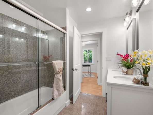 6537 Aitken Dr, Oakland CA 94611