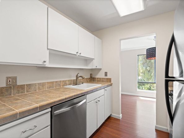 300 N Civic Dr 403, Walnut Creek CA 94596