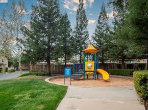 107 Limestone Cmn, Livermore CA 94550
