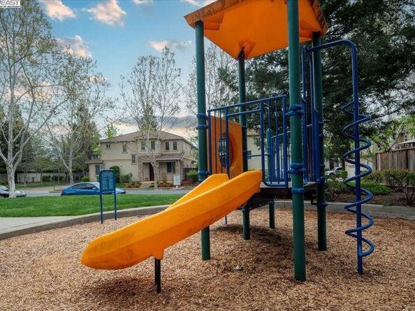 107 Limestone Cmn, Livermore CA 94550
