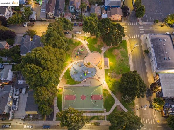 1201 Pine St 153, Oakland CA 94607