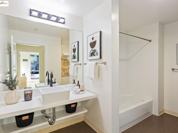 1201 Pine St 153, Oakland CA 94607