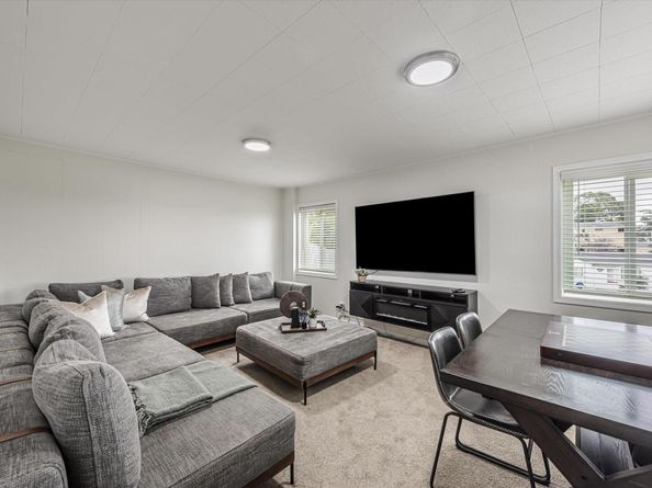 9883 Lawlor St, Oakland CA 94605