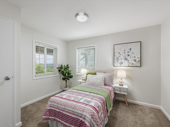 9883 Lawlor St, Oakland CA 94605