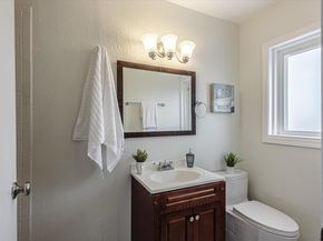 9883 Lawlor St, Oakland CA 94605