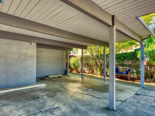 2416-2418 Kingsland Ave, Oakland CA 94601