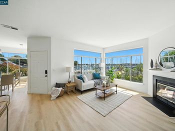 505 Commodore Dr