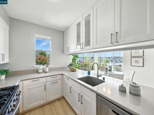 505 Commodore Dr, Richmond CA 94804