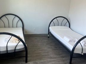 4201 West St, Oakland CA 94608