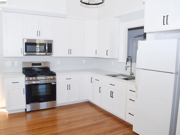 1524 Encinal Ave, Alameda CA 94501