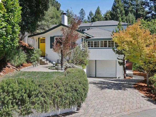 2 Mall Court, Oakland CA 94611